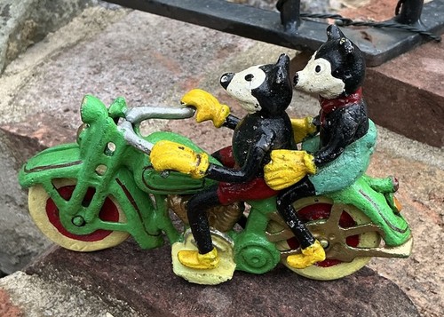 Vintage style cast iron mickey - cast,