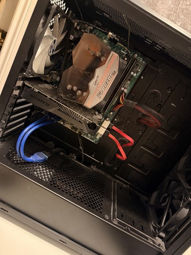 Gaming desktop spares or - pc,