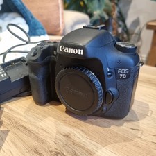 Canon EOS 7D Digital SLR Camera 18MP with 55-250mm EFS Lens