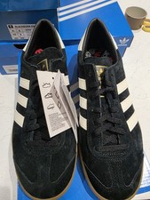 adidas Hamburg In black and