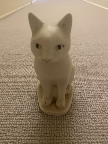 Small white pottery - small,