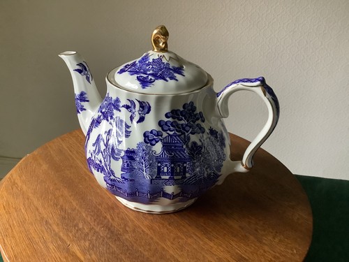 Sadler willow pattern - pattern, gold