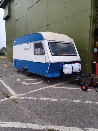 Caravan turn into burger van - burger,