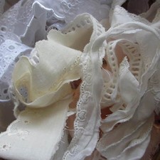 10 Mtr Bundle Mixed Broderie Anglaise Trimmings Assorted Colours/Widths Offcuts