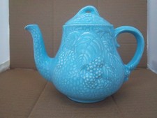 WADE BRAMBLE TEAPOT.  TURQUOISE  1948-1953  (PM/C2)