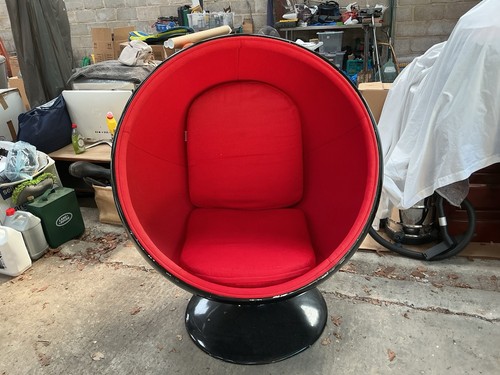 Black red ball - ,revolving, egg