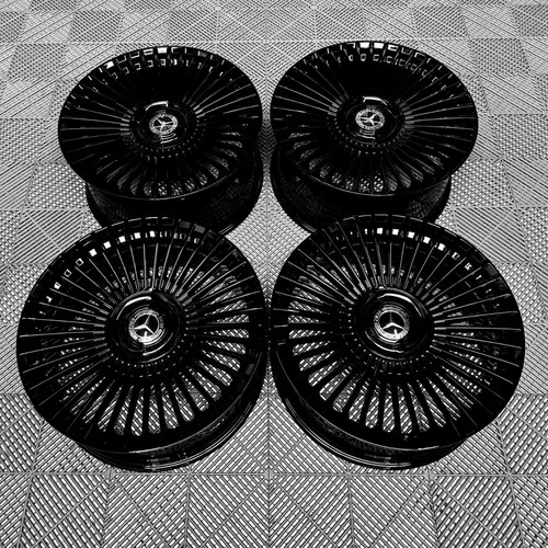 Gloss black wheels - 22",