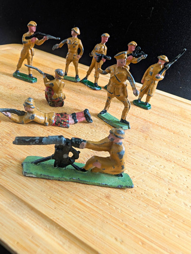 Vintage lead metal scottish - 9,