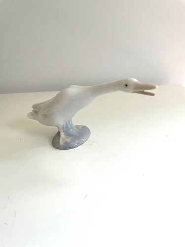 Lladro white goose honking - lladro,