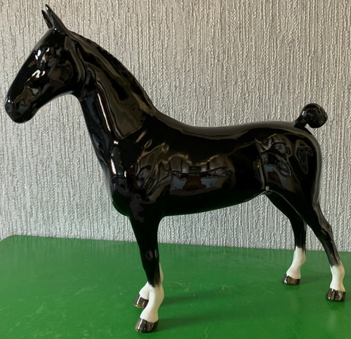 Beswick horse hackney - beswick, black