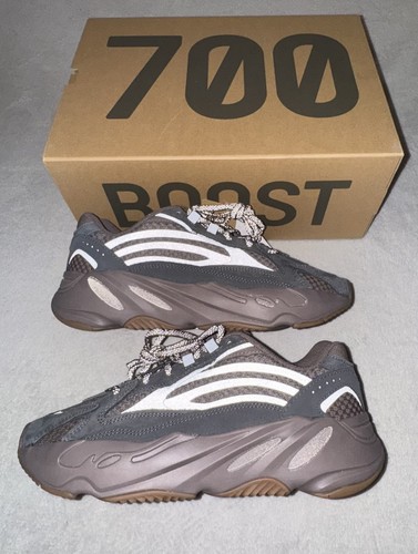 Adidas yeezy boost - 8,
