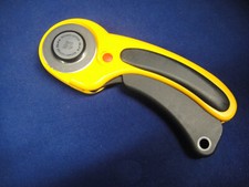 Olfa RTY-2/DX 45mm Rotary Cutter Trimmer Fabric Paper Sewing USED