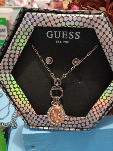 Guess gold tone - guess,
