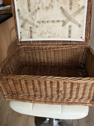 Vintage wicker picnic - wicker,