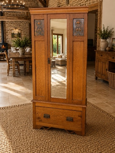 Antique solid oak arts - solid,