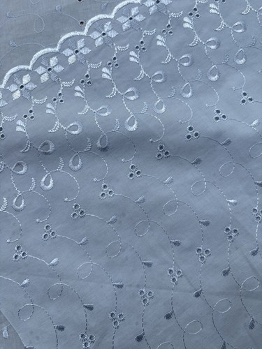 Broderie anglaise hole - broderie,