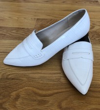 Marc Fisher Women's Size 7.5 Feud2 Leather Pointed Toe Loafers White 