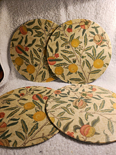 Keswick trays set round - trays, of