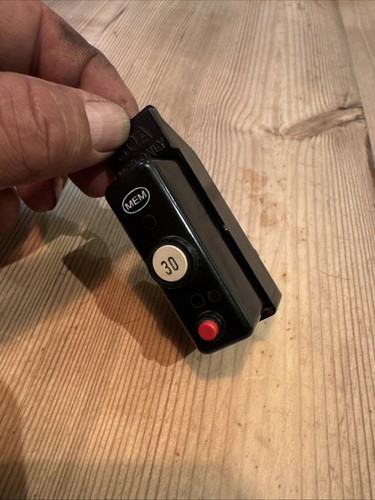 Mem 30a push - 30a, button