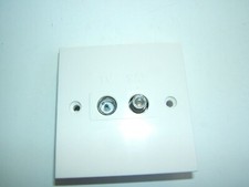 DOUBLE TWIN TV/SATELLITE