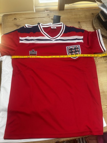 1982 england away red - 1982,