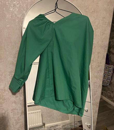 Celmia green neck - green, v-neck