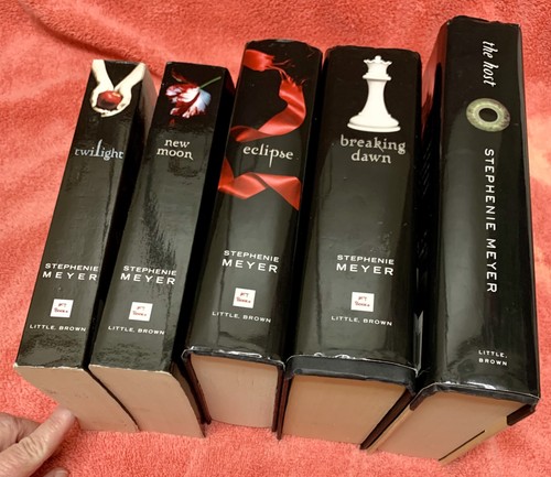 Twilight saga book - twilight,