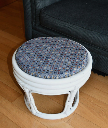 White wicker footstool - white,