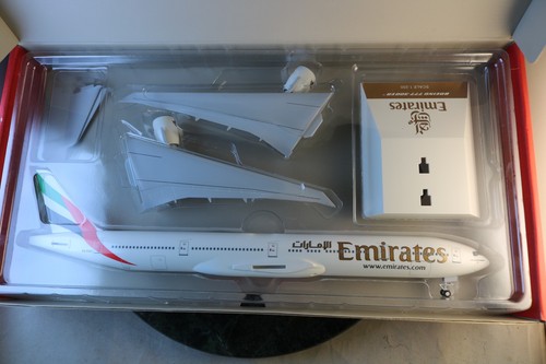 New emirates boeing 777 - new,
