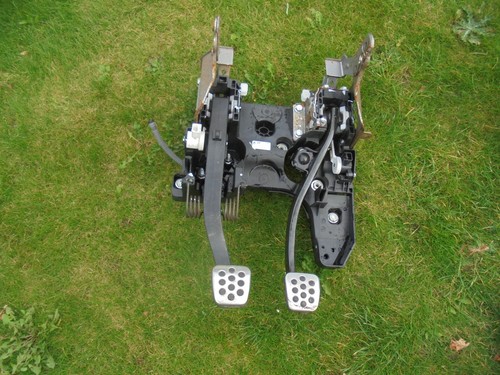 Vauxhall insignia pedal box - vauxhall,