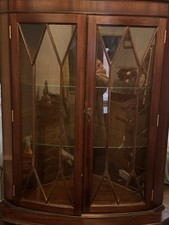 Corner drinks cabinet. 2