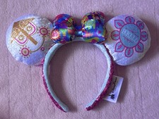 DISNEY PARKS, IT’S A SMALL WORLD, MINNIE  EARS ?