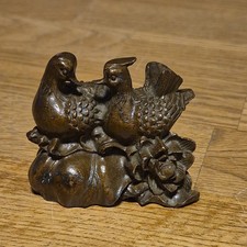 SMALL CHINESE BRONZE FIGURE OF A PAIR OF MANDARIN DUCKS.