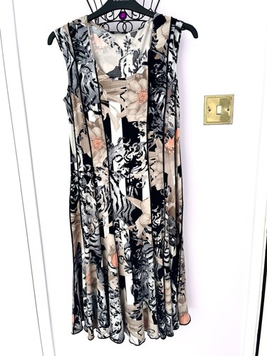 Roman panelled dress with - panelled,