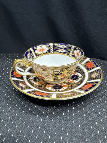 Royal crown derby miniature - royal,