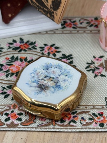 Vintage stratton pastel blue - vintage,