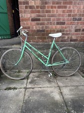 Halfords ladies vintage bike - halfords,