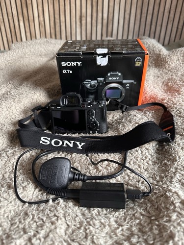 Sony alpha iii - a7,
