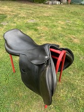 Close Contact Jumping Saddle