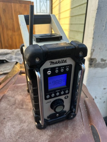 Makita dmr102 job - job, site