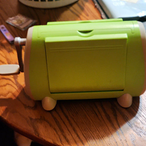 Cricut cuttlebug manual die - cuttlebug,