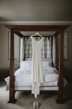 Andrea Hawkes Modern Wedding Dress Abby Size 8, Beautiful Simple Designer White