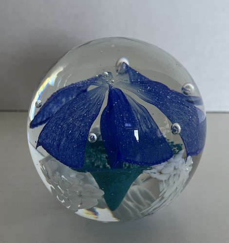 Vintage art glass paperweight - art,