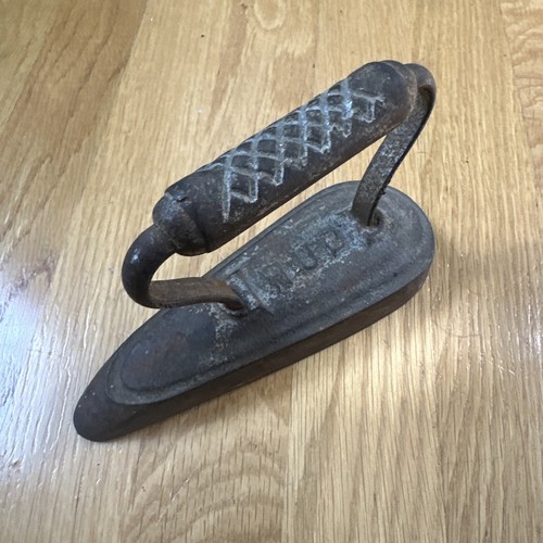 Vintage hub cast iron - hub,