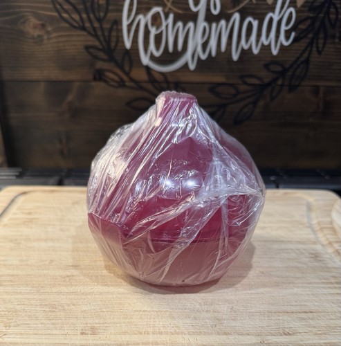 Tupperware onion keeper - onion,