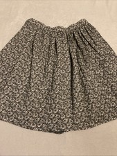 Pretty Pleated Full Circle Black&White Floral Skirt. Size M? ?