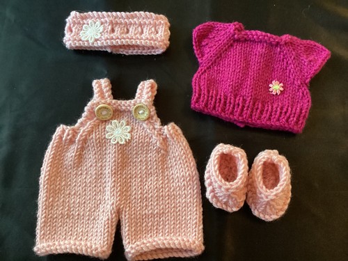 Hand knitted dolls clothes - , to