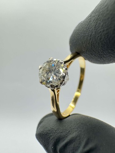18ct round brilliant cut - round,