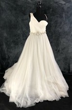 STUNNING WEDDING DRESS BY