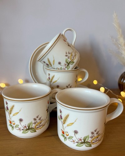 Vintage 4pc tea cups - 4pc, saucers